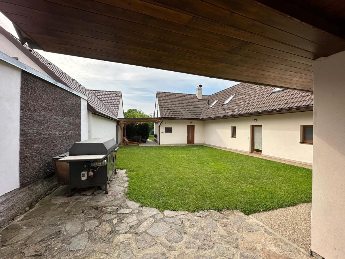 U Nas Na Chalupe Villa Borovany  Exteriör bild